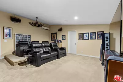 4479 Azalia Dr, Tarzana, CA 91356 - Photo 16