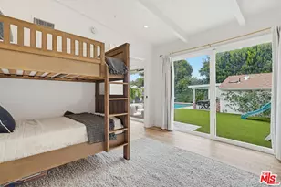 12836 Waddell St, Valley Village, CA 91607 - Photo 18