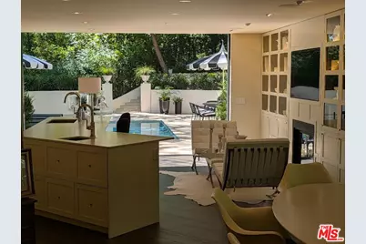 943 Moraga Dr, Los Angeles, CA 90049 - Photo 34