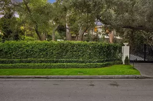 943 Moraga Dr, Los Angeles, CA 90049 - Photo 24