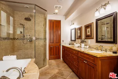 221 3rd St, Manhattan Beach, CA 90266 - Photo 38