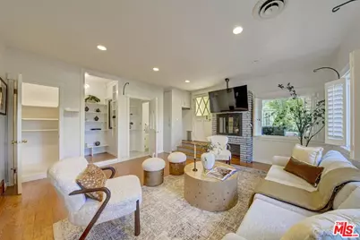 4947 Serrania Ave, Woodland Hills, CA 91364 - Photo 2