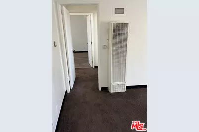 9111 S Baring Cross St, Los Angeles, CA 90044 - Photo 4