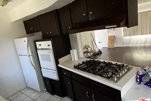 9111 S Baring Cross St, Los Angeles, CA 90044 - Photo 2
