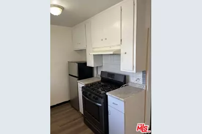 9111 S Baring Cross St, Los Angeles, CA 90044 - Photo 14
