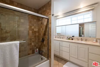 880 Wellesley Ave, Los Angeles, CA 90049 - Photo 18