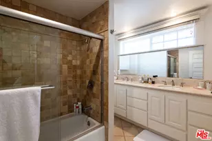 880 Wellesley Ave, Los Angeles, CA 90049 - Photo 18