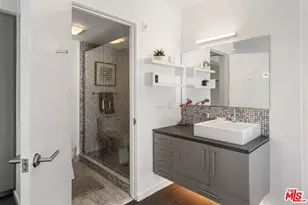 7062 Hawthorn Ave, Los Angeles, CA 90028 - Photo 14