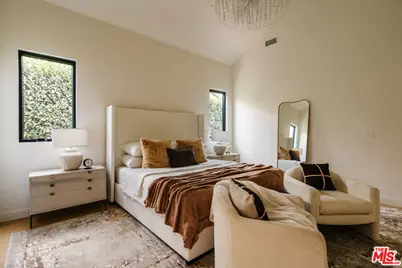 1605 S Point View St, Los Angeles, CA 90035 - Photo 12
