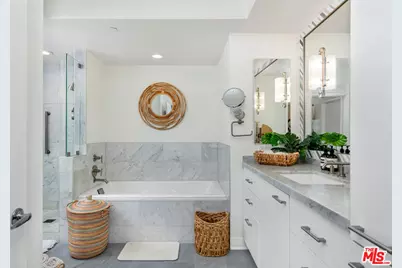13600 Marina Pointe Dr #812, Marina del Rey, CA 90292 - Photo 12