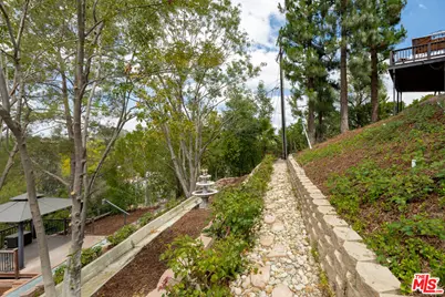4920 Llano Dr, Woodland Hills, CA 91364 - Photo 34