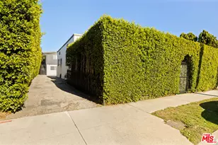 358 N San Vicente Blvd, West Hollywood, CA 90048 - Photo 2