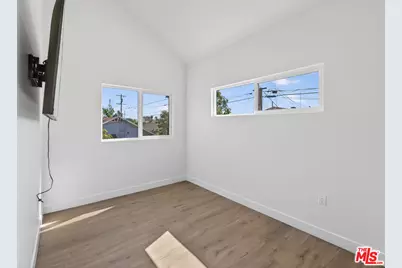 678 E 45th St, Los Angeles, CA 90011 - Photo 28