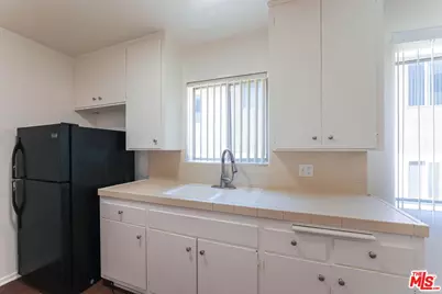 344 S Hobart Blvd, Los Angeles, CA 90020 - Photo 48