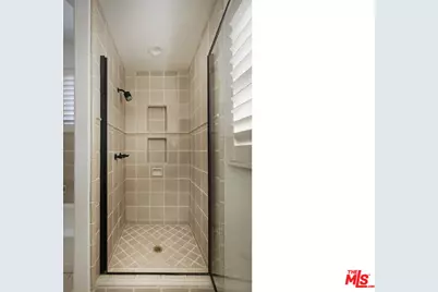 1333 W Valleyheart Dr, Burbank, CA 91506 - Photo 48