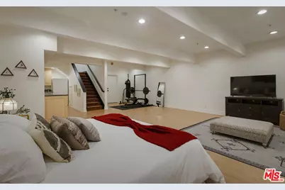 1333 W Valleyheart Dr, Burbank, CA 91506 - Photo 50