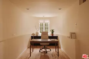 8233 Roxbury Rd, Los Angeles, CA 90069 - Photo 14