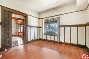 227 W 52nd St, Los Angeles, CA 90037 - Photo 4