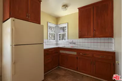 8320 Airlane Ave, Los Angeles, CA 90045 - Photo 16