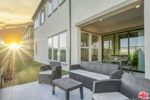 20818 W Bur Oak Circle, Porter Ranch, CA 91326 - Photo 14