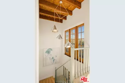 913 Amoroso Pl, Los Angeles, CA 90291 - Photo 28