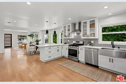 2942 Hillcrest Dr, Los Angeles, CA 90016 - Photo 16