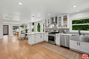 2942 Hillcrest Dr, Los Angeles, CA 90016 - Photo 16