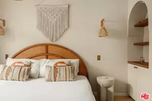 7030 De Longpre Ave, Los Angeles, CA 90028 - Photo 50