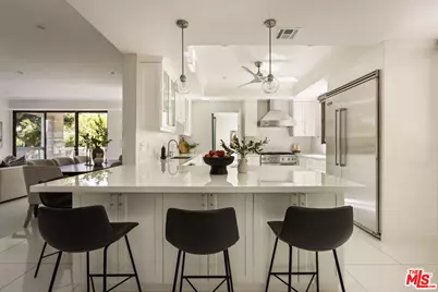 4460 Wilshire Blvd #207, Los Angeles, CA 90010 - Photo 28