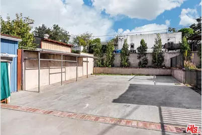 6190 Mesa Ave, Los Angeles, CA 90042 - Photo 14