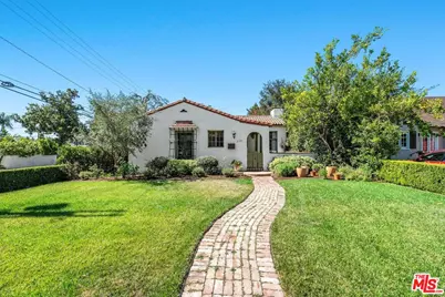 2130 Las Lunas St, Pasadena, CA 91107 - Photo 2