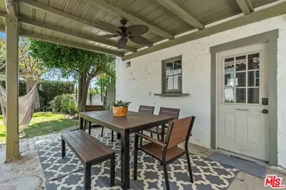 2130 Las Lunas St, Pasadena, CA 91107 - Photo 18