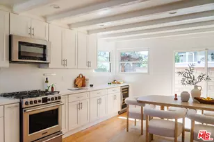 22103 Del Valle St, Woodland Hills, CA 91364 - Photo 10
