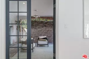 560 S Bronson Ave, Los Angeles, CA 90004 - Photo 12