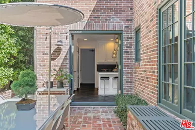 560 S Bronson Ave #A, Los Angeles, CA 90004 - Photo 18