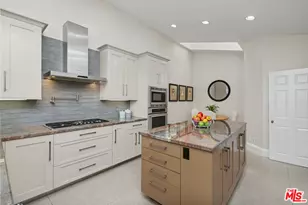 12544 The Vista, Los Angeles, CA 90049 - Photo 16
