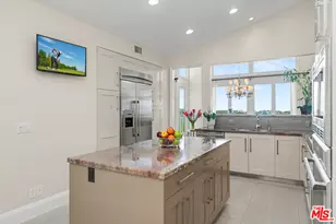 12544 The Vista, Los Angeles, CA 90049 - Photo 14