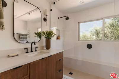 3823 Franklin Ave, Los Angeles, CA 90027 - Photo 42