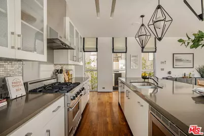 49 Brooks Ave, Venice, CA 90291 - Photo 6