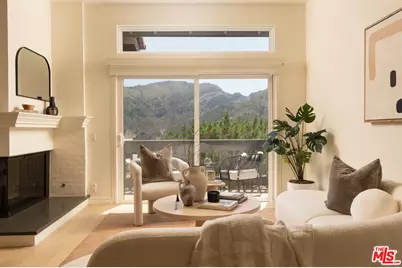 1692 Michael Ln, Los Angeles, CA 90272 - Photo 2