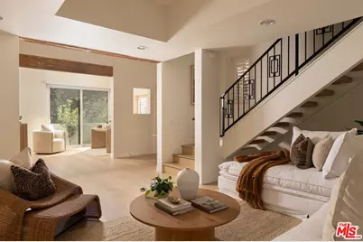1692 Michael Ln, Los Angeles, CA 90272 - Photo 22