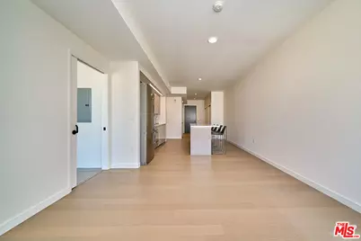 1050 S Grand Ave #1008, Los Angeles, CA 90015 - Photo 22