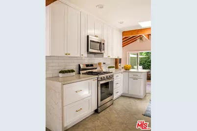 5310 W 82nd St, Los Angeles, CA 90045 - Photo 8