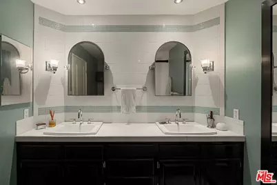245 Main St #308, Los Angeles, CA 90291 - Photo 22