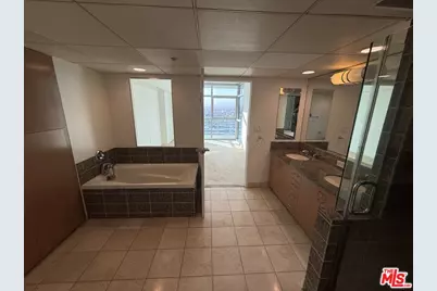 13700 Marina Pointe Dr #1219, Marina del Rey, CA 90292 - Photo 28