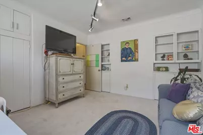 11359 Biona Dr, Los Angeles, CA 90066 - Photo 26