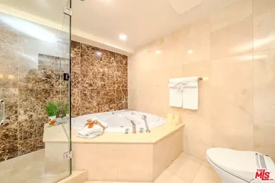 702 S Serrano Ave #605, Los Angeles, CA 90005 - Photo 20