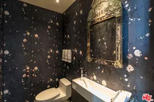 2124 Narcissus Ct, Venice, CA 90291 - Photo 28