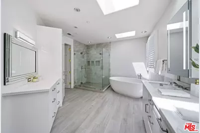 12626 Promontory Rd, Los Angeles, CA 90049 - Photo 30