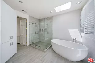 12626 Promontory Rd, Los Angeles, CA 90049 - Photo 32